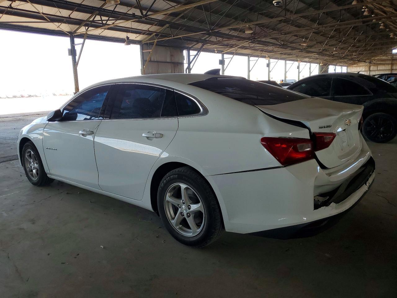 2017 Chevrolet Malibu Ls - Фото 2