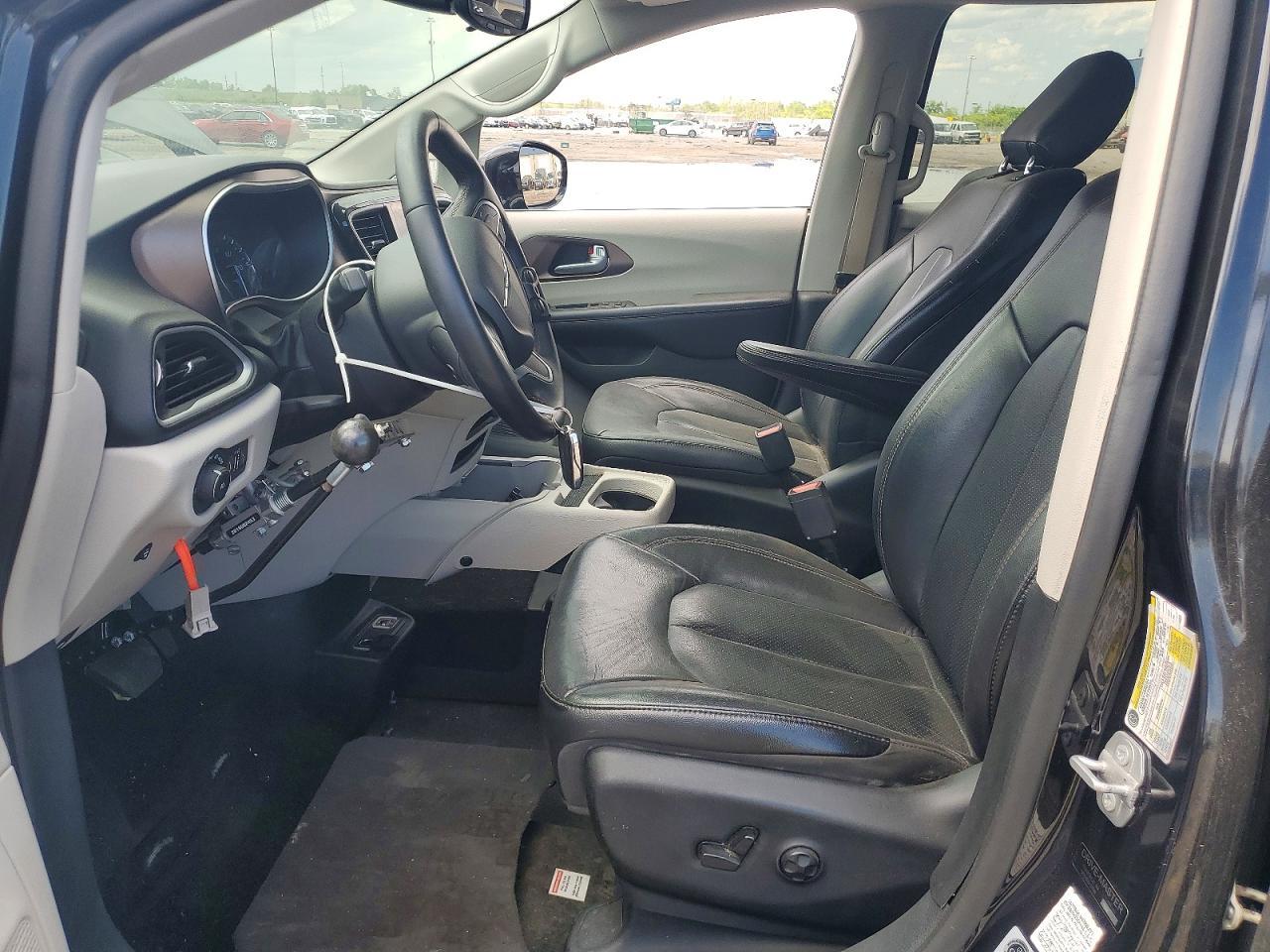 2018 Chrysler Pacifica Touring L - Фото 7