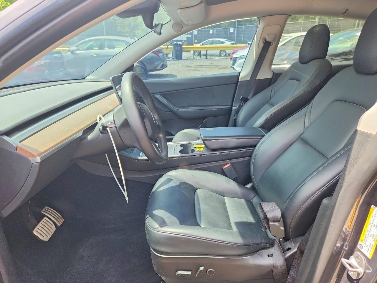 2022 Tesla Model Y - Image 7