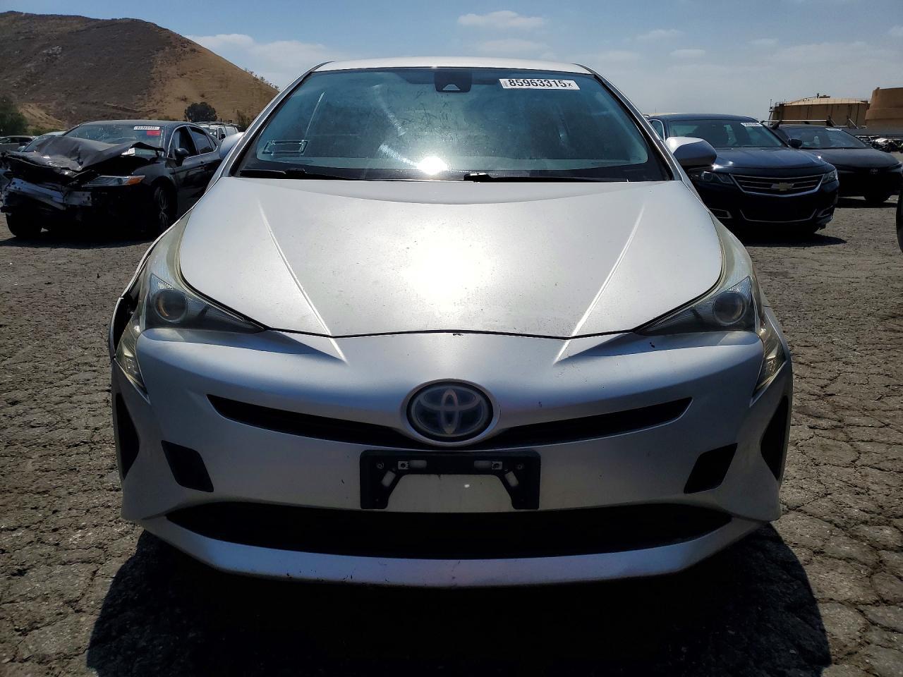 2017 Toyota Prius Two - Фото 5