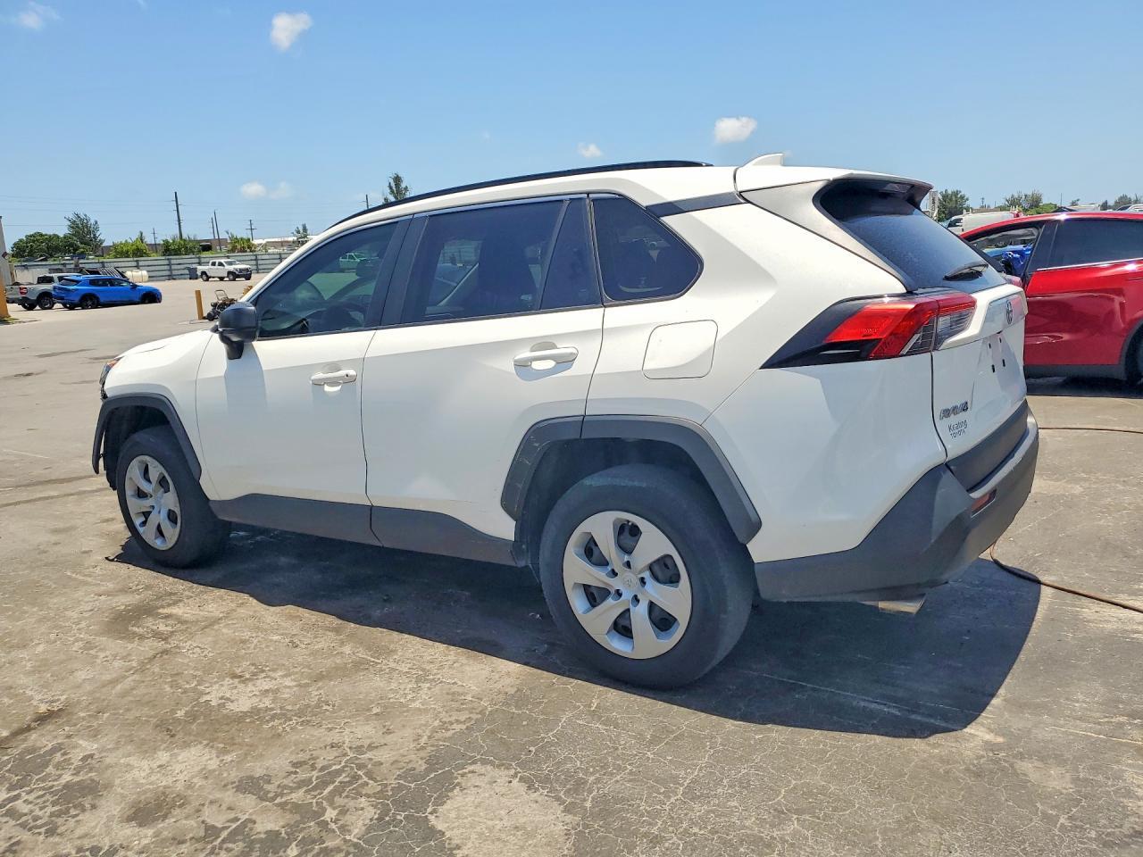 2021 Toyota Rav4 Le - Фото 2