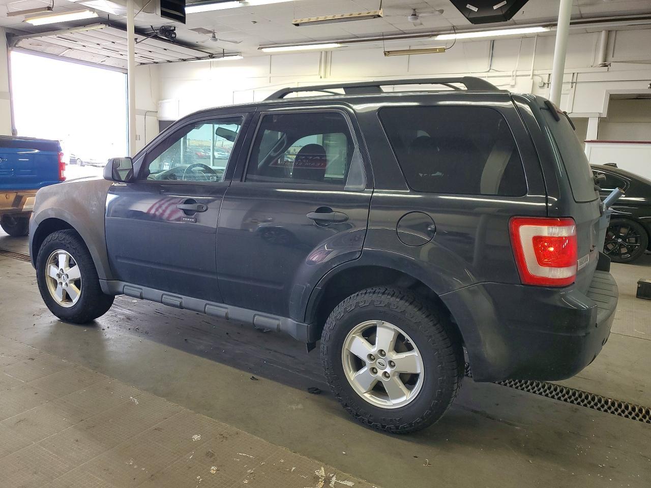 2011 Ford Escape Xlt - Фото 2