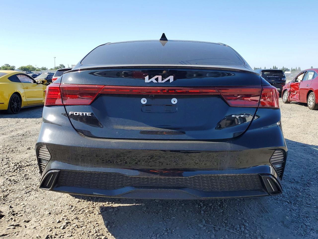 2024 Kia Forte Gt Line - Image 6