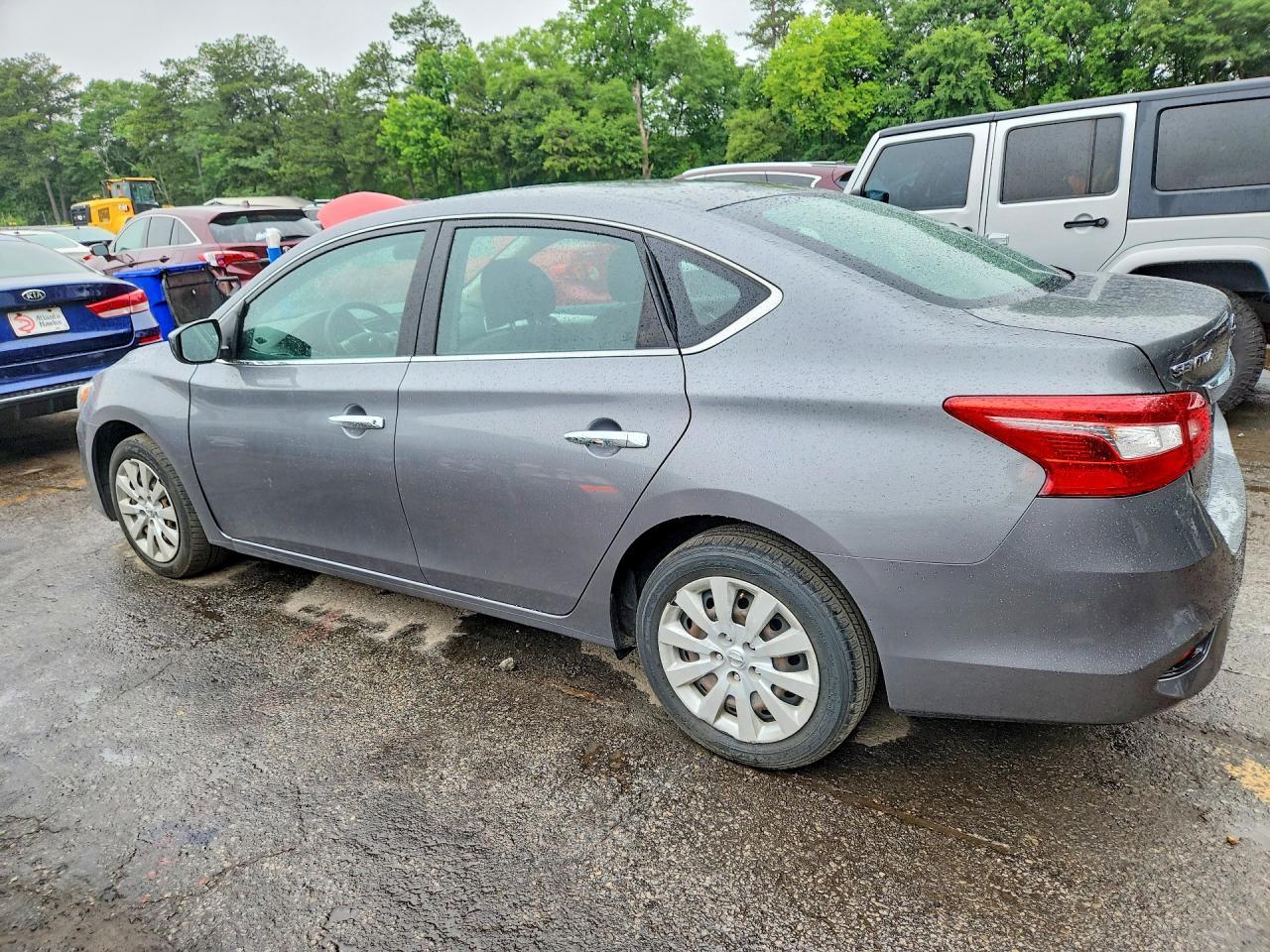 2017 Nissan Sentra S - Фото 2