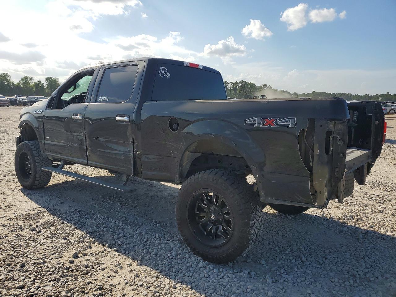 2015 Ford F150 Supercrew - Фото 2