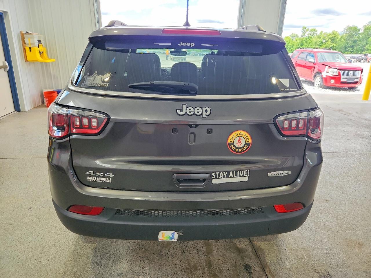 2018 Jeep Compass Latitude - Image 6
