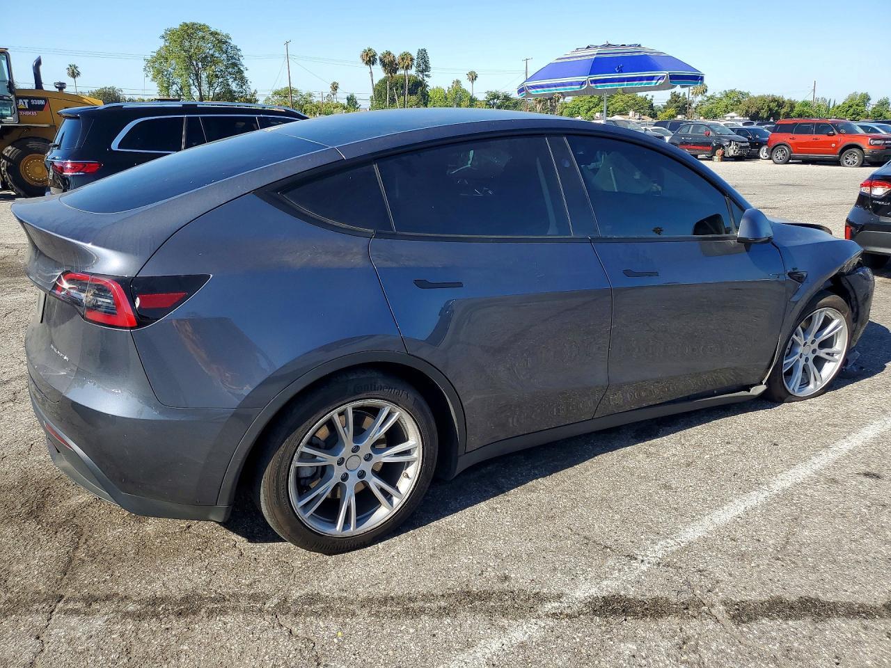 2023 Tesla Model Y - Фото 3