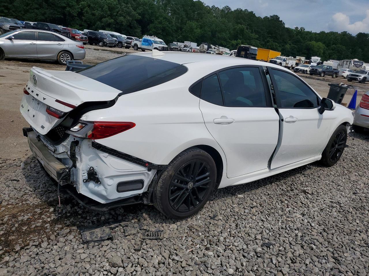 2025 Toyota Camry Se - Фото 3