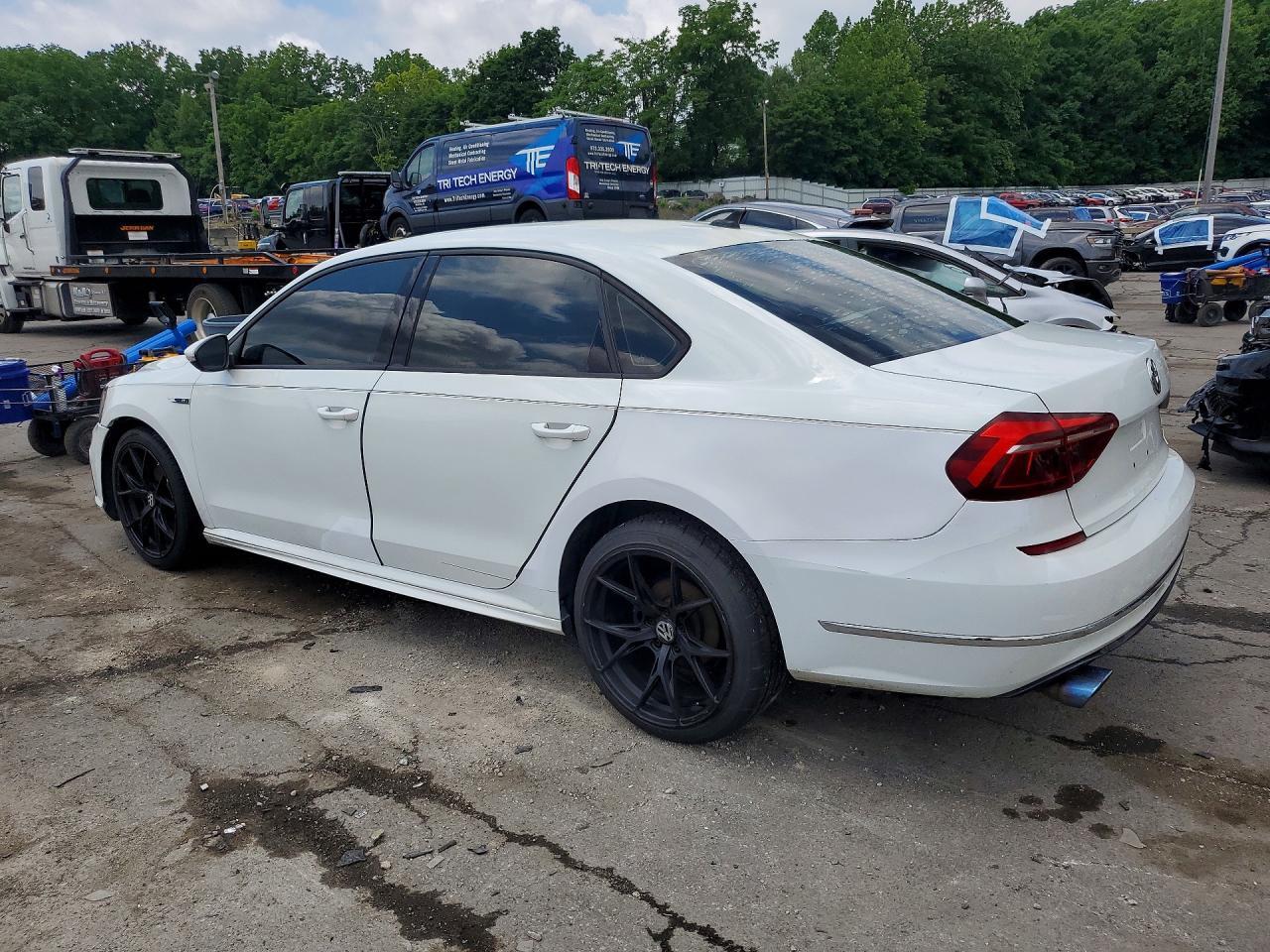 2018 Volkswagen Passat S - Фото 2