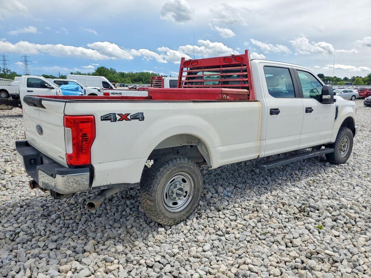 2017 Ford F250 Super Duty - Фото 3