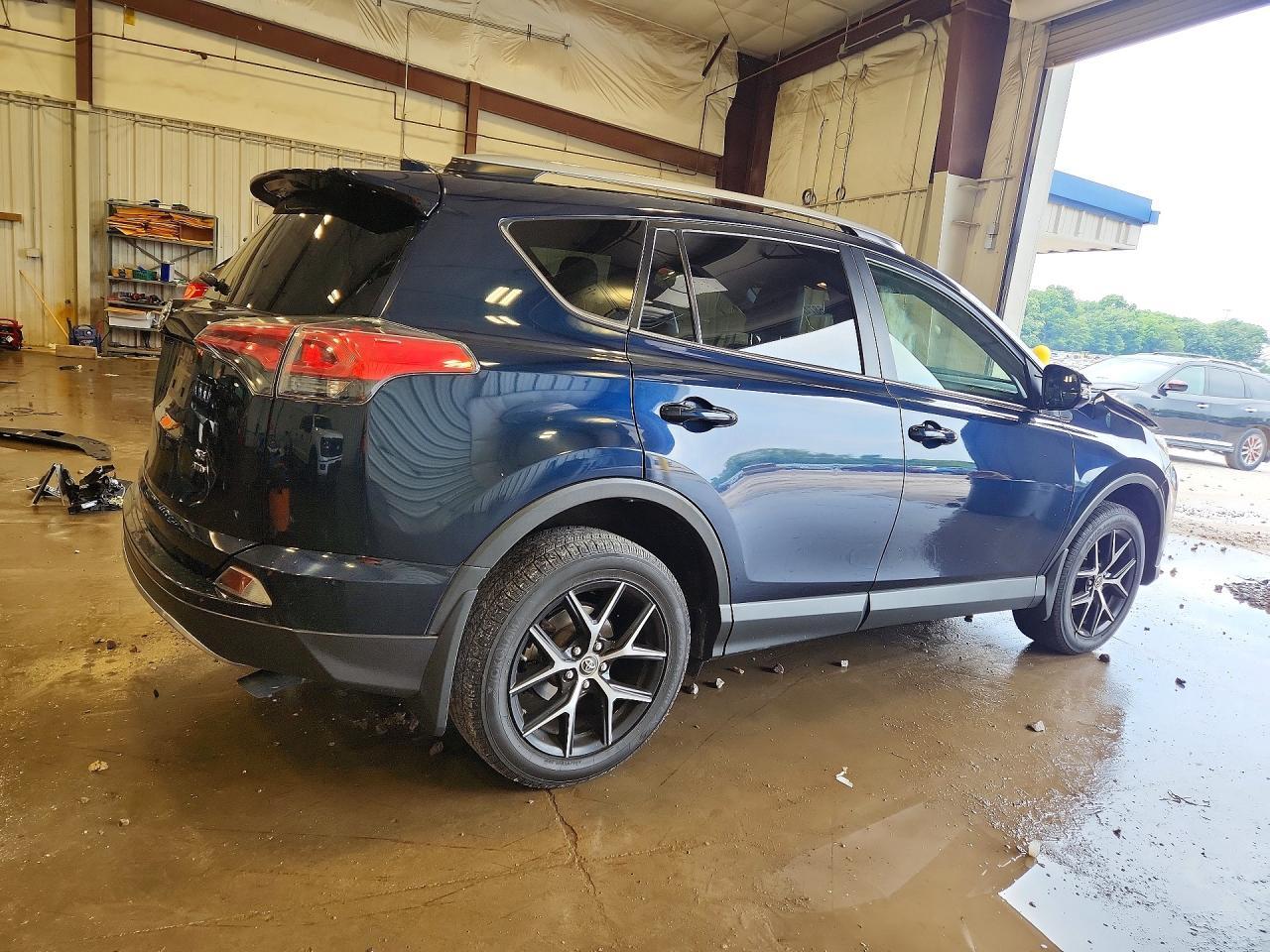 2018 Toyota Rav4 Se - Image 3