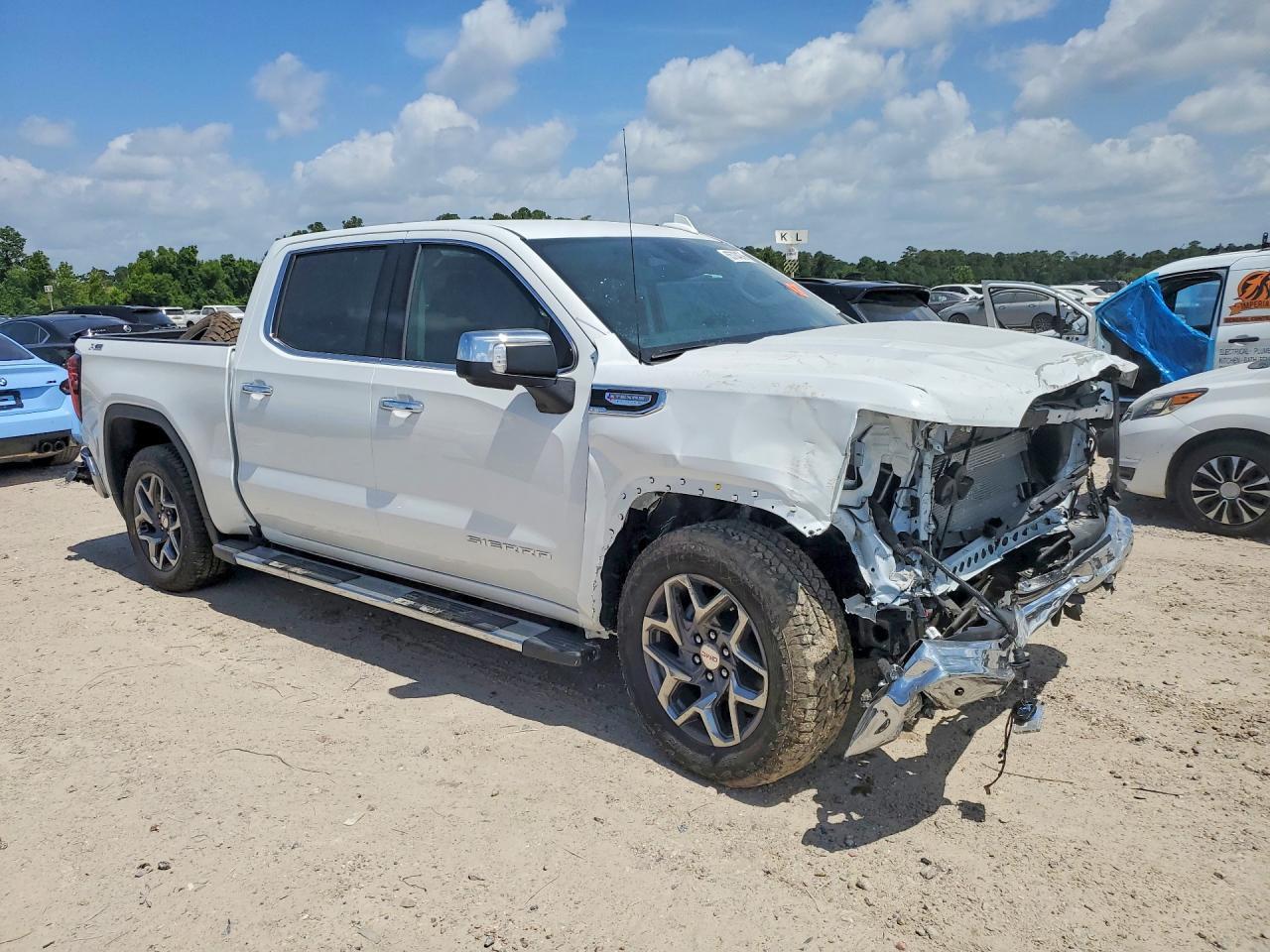 2026 GMC Sierra K1500 Slt - Image 4