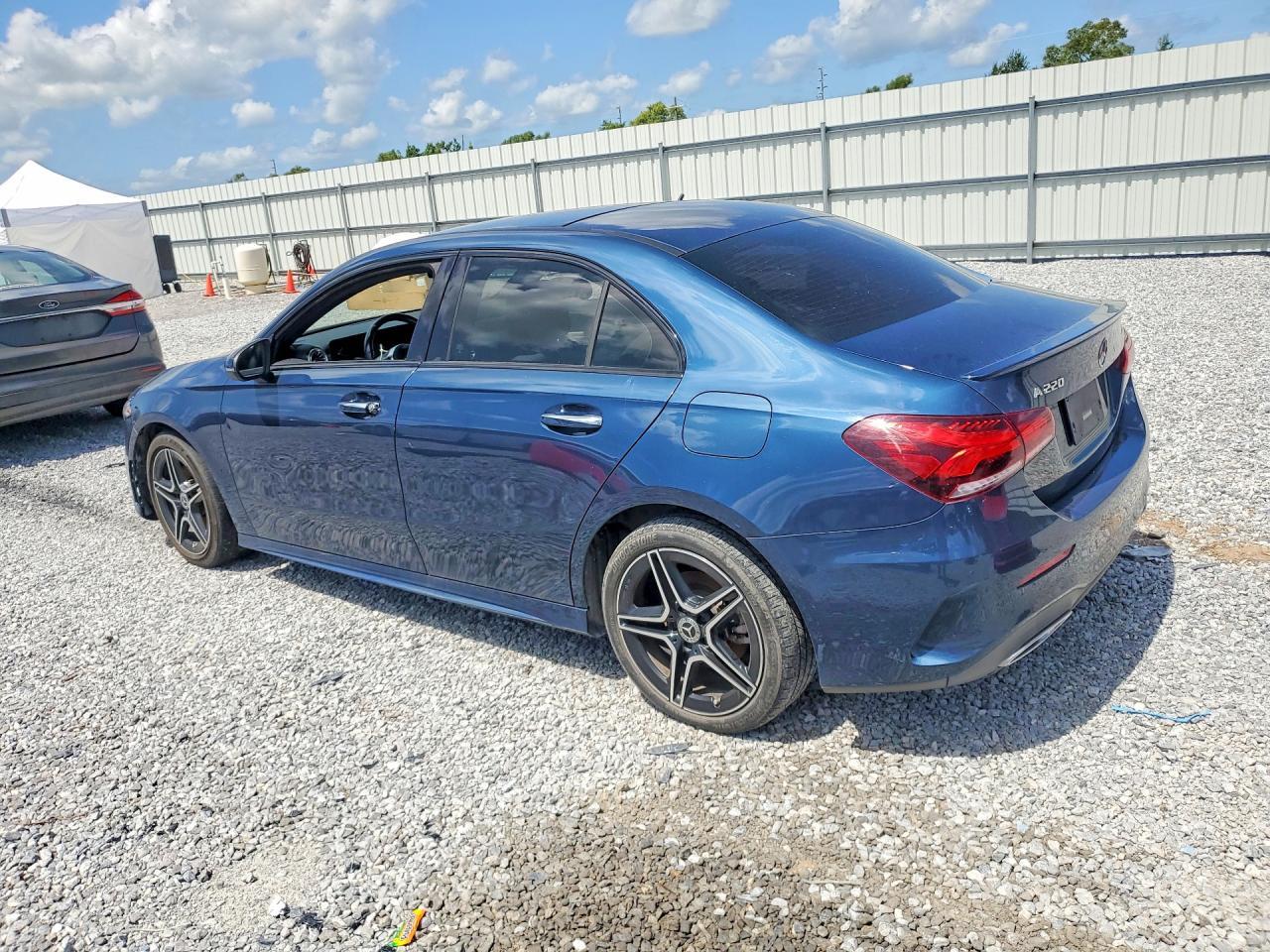 2022 Mercedes-Benz A 220 - Фото 2
