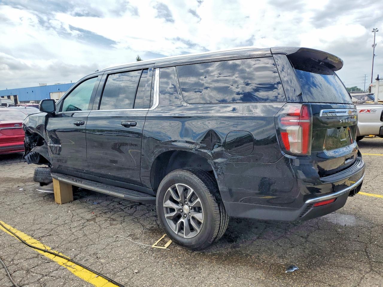 2022 Chevrolet Suburban K1500 Lt - Фото 2