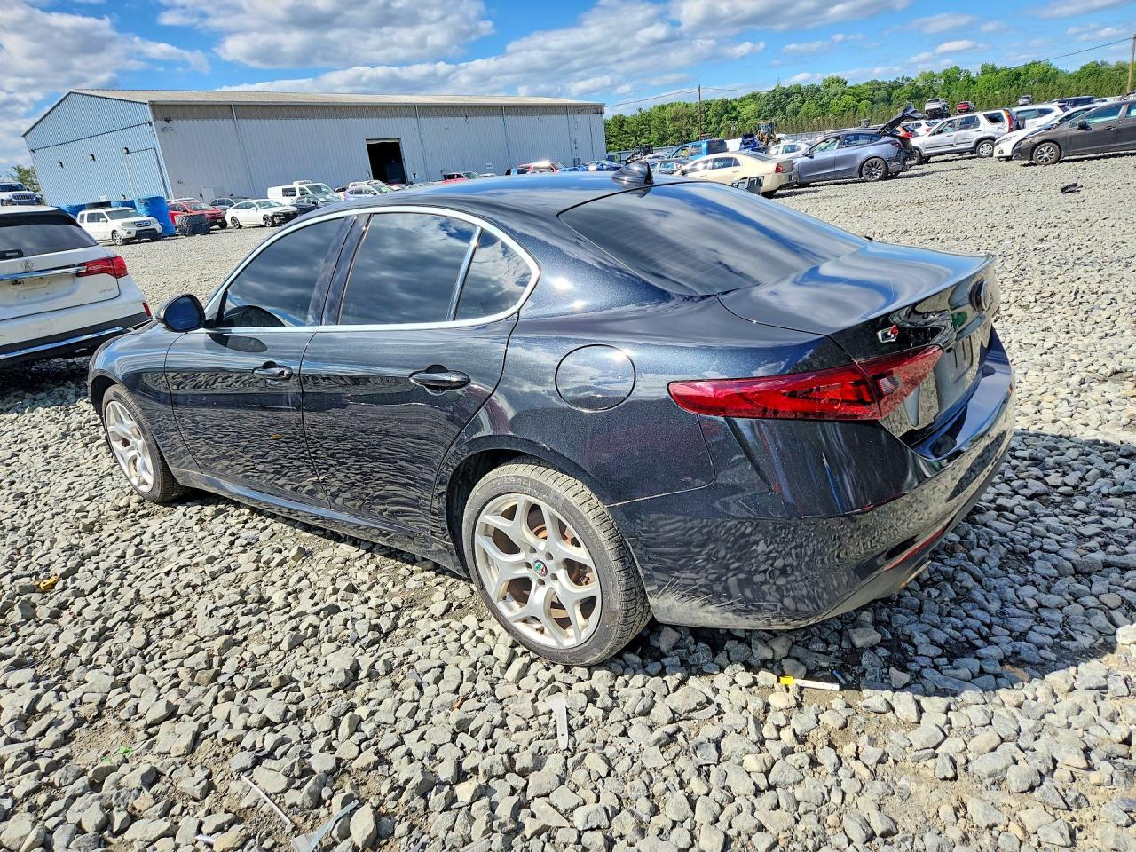 2020 Alfa Romeo Giulia Ti - Фото 2