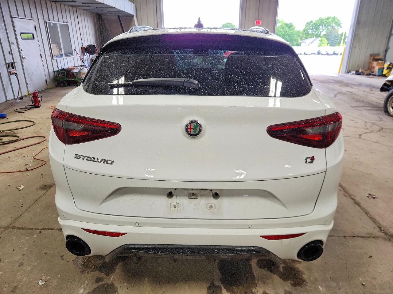2022 Alfa Romeo Stelvio Ti - Фото 6
