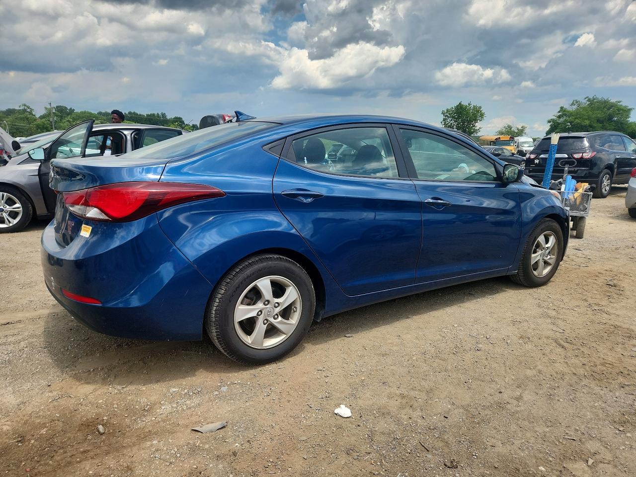 2014 Hyundai Elantra Se - Image 3