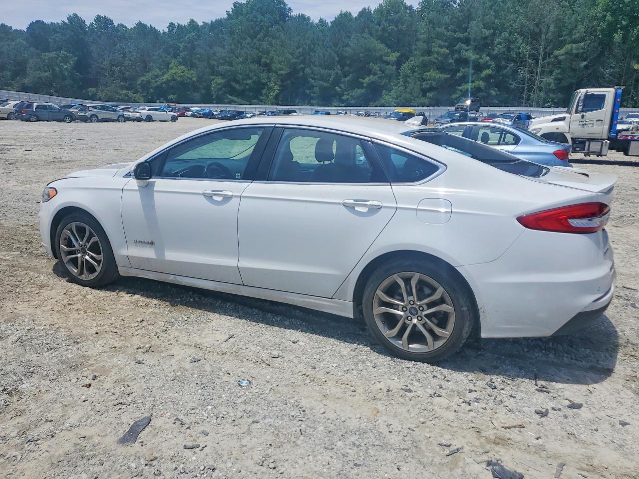 2019 Ford Fusion Titanium - Фото 2