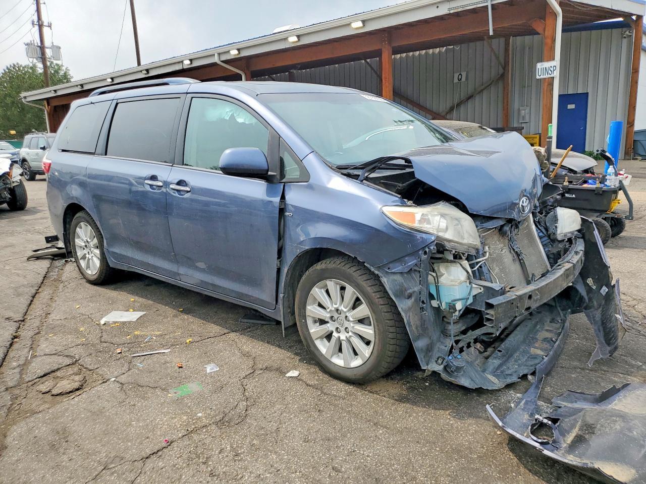 2016 Toyota Sienna Xle Premium 7-Passenger - Фото 4
