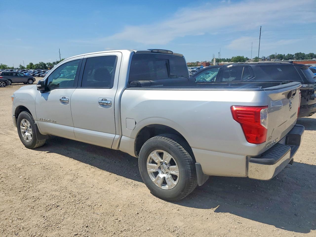 2019 Nissan Titan Sv - Image 2
