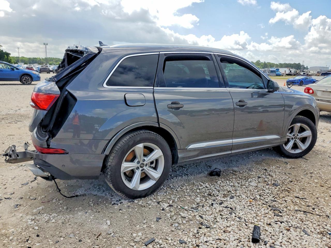2025 Audi Q7 Premium - Фото 3