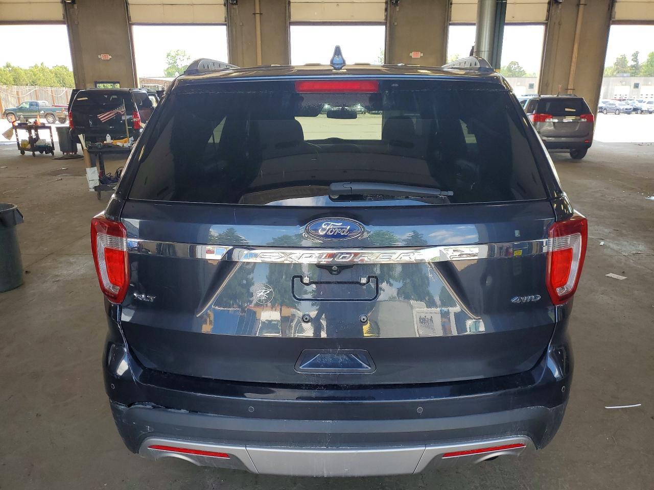2017 Ford Explorer Xlt - Image 6