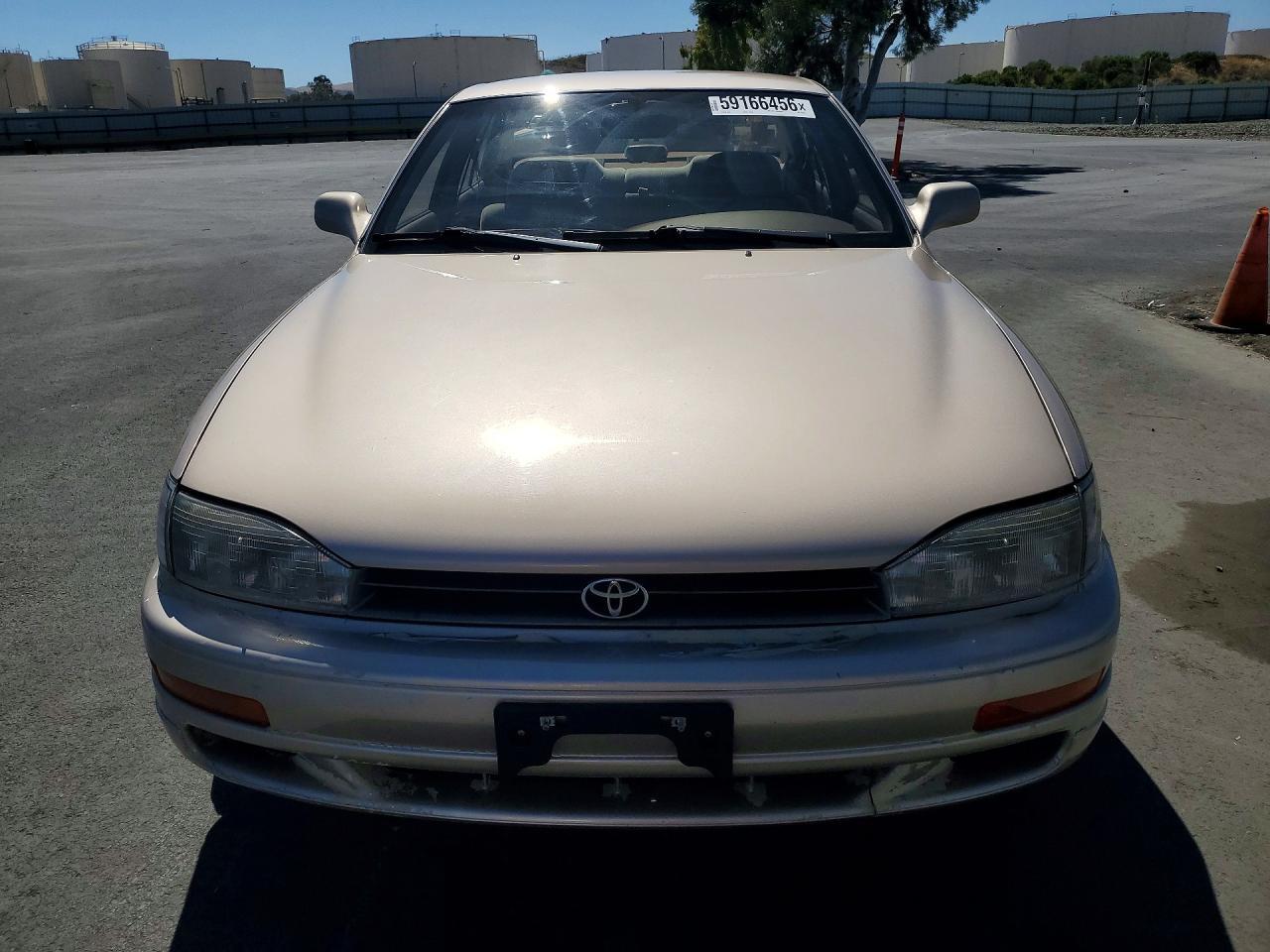1993 Toyota Camry Le - Image 5