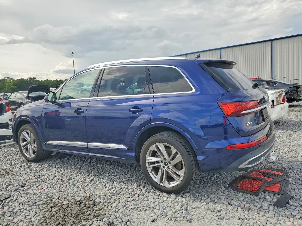 2022 Audi Q7 Premium Plus - Image 2
