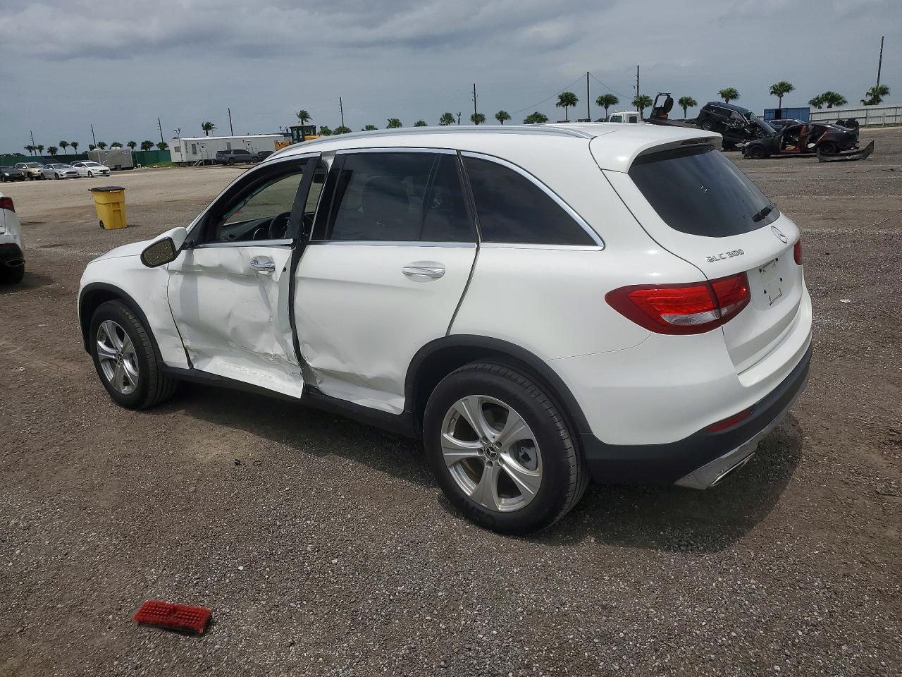 2017 Mercedes-Benz Glc 300 4Matic - Фото 2