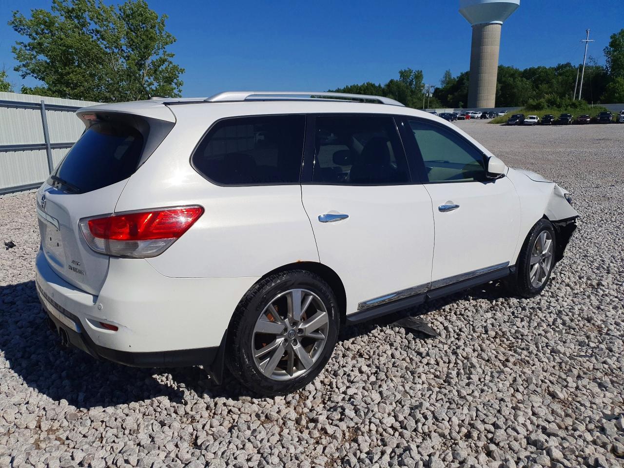 2013 Nissan Pathfinder S - Фото 3