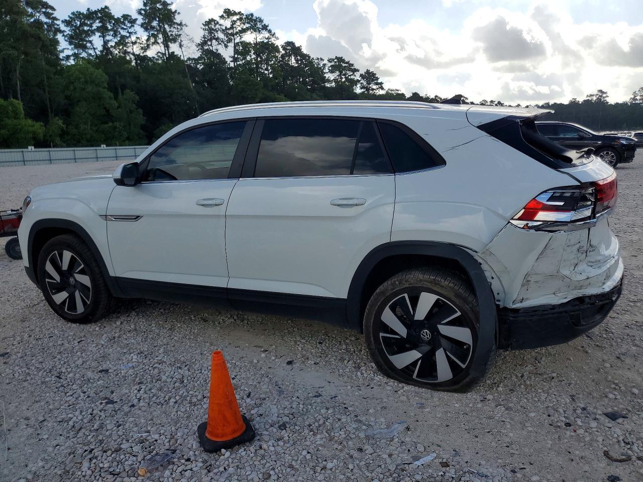 2025 Volkswagen Atlas Cross Sport Se - Image 2