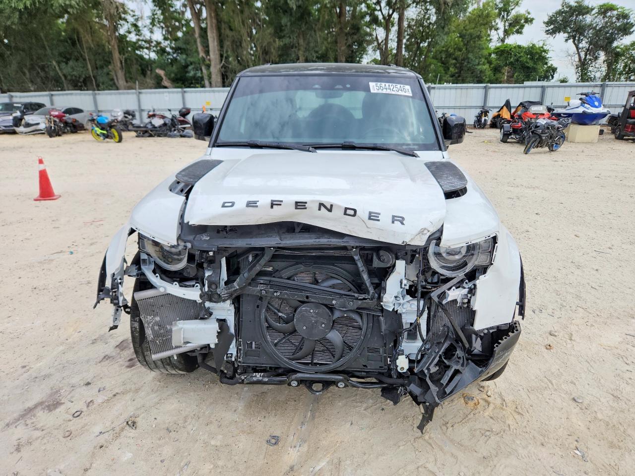 2025 Land Rover Defender 110 X-Dynamic Se - Фото 5