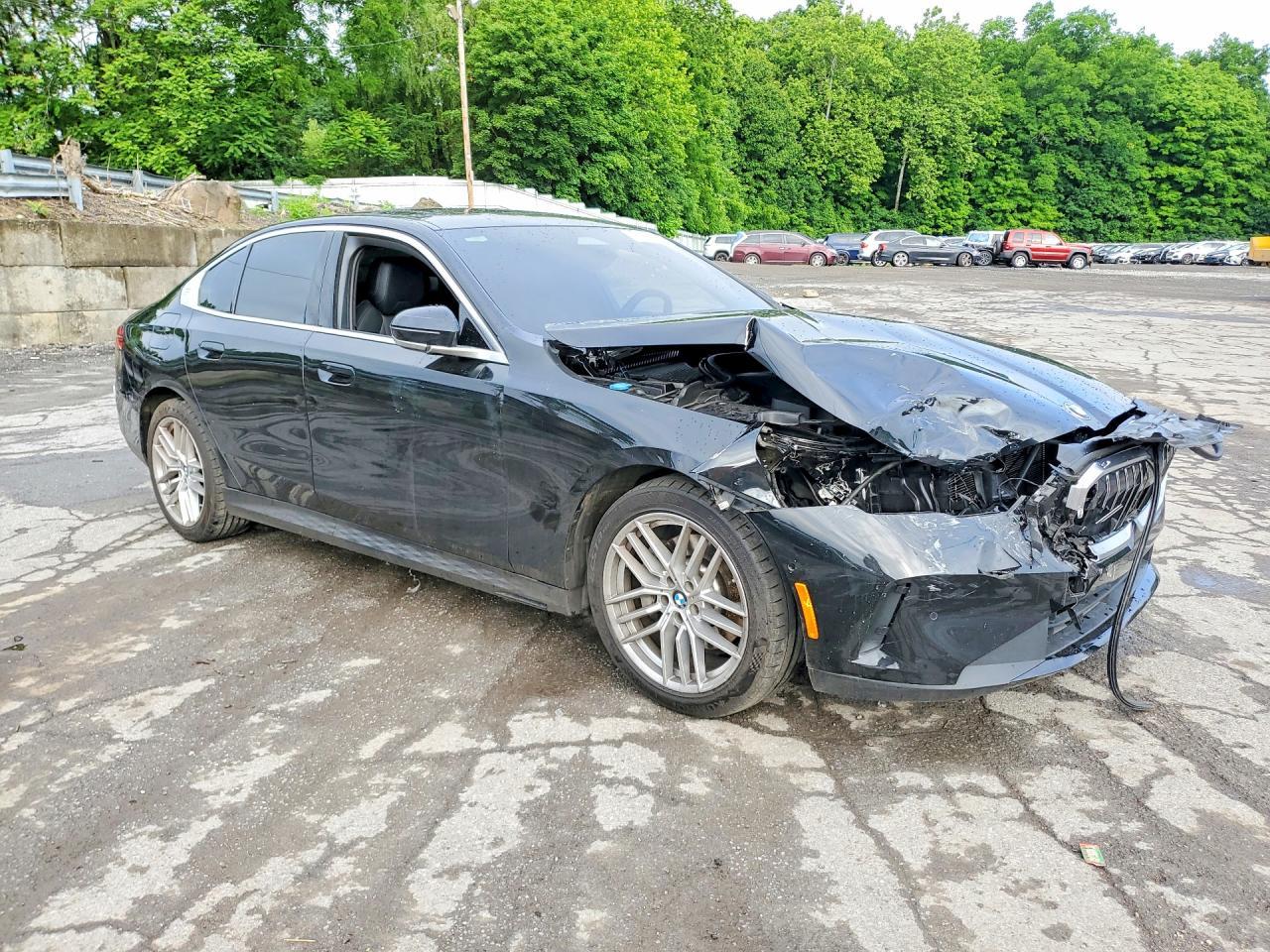 2024 BMW 530 Xi - Image 4