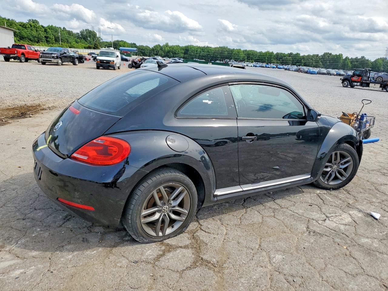 2014 Volkswagen Beetle - Фото 3