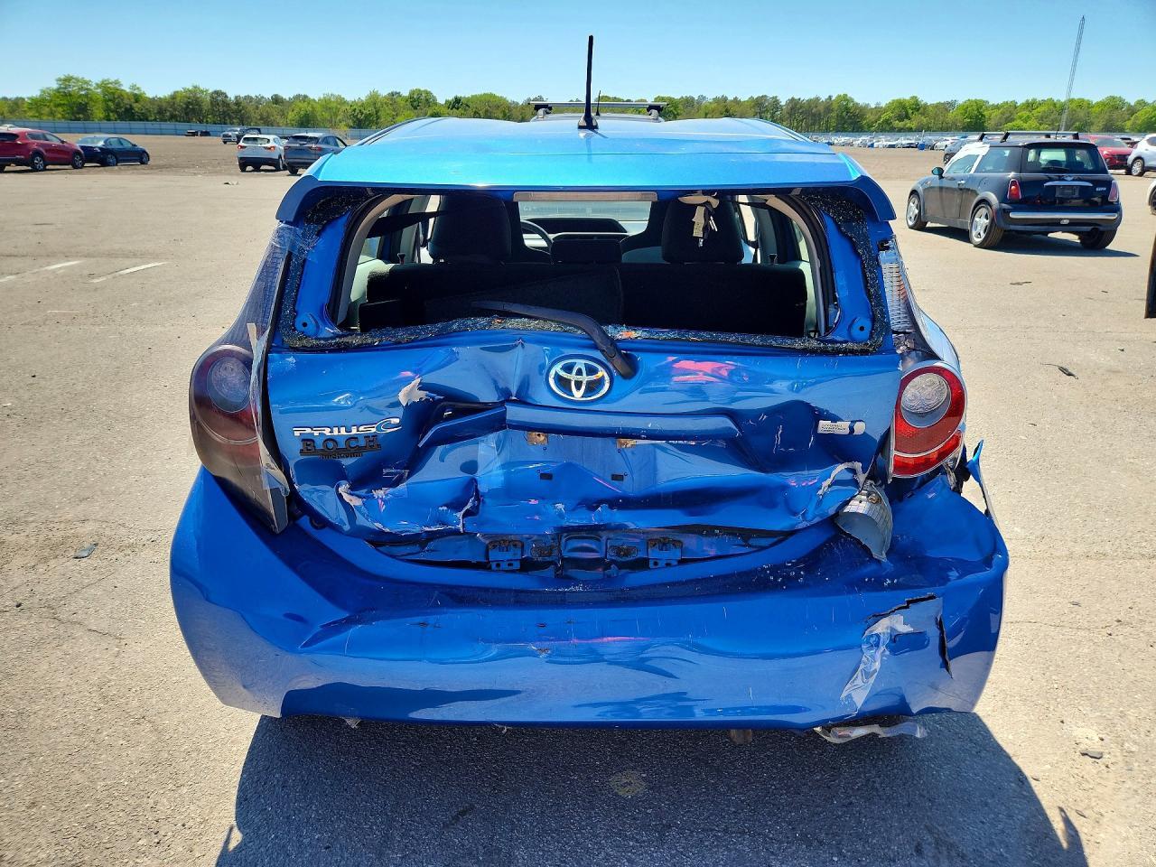 2014 Toyota Prius C One - Image 6