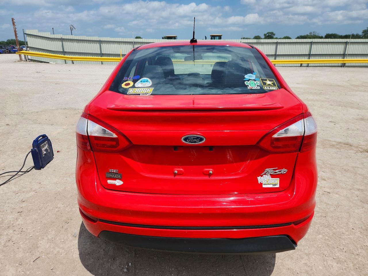 2015 Ford Fiesta Se - Image 6