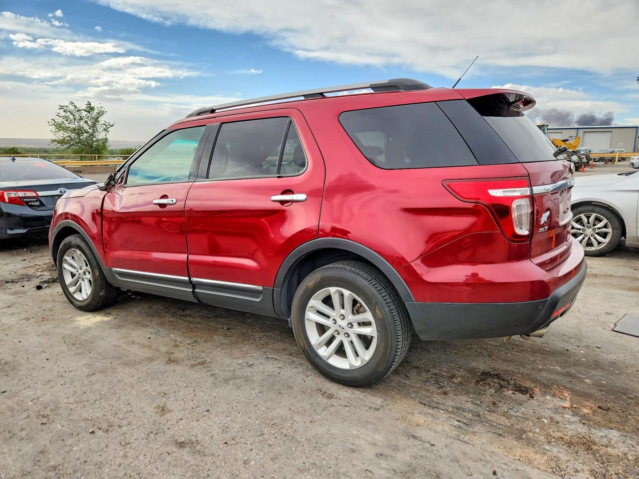 2014 Ford Explorer - Image 2