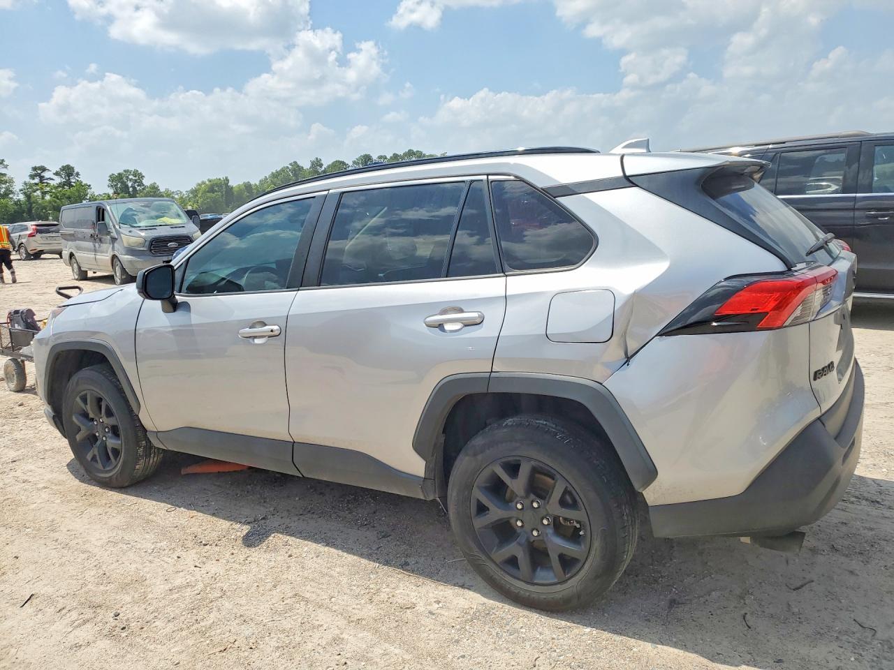 2021 Toyota Rav4 Le - Фото 2