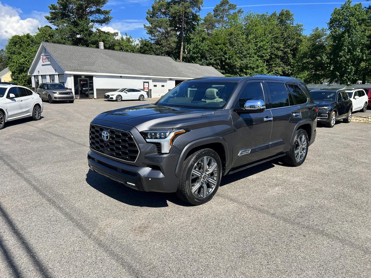 2023 Toyota Sequoia Capstone - Фото 2