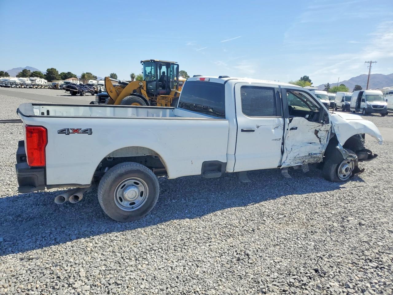 2024 Ford F250 Super Duty - Фото 3