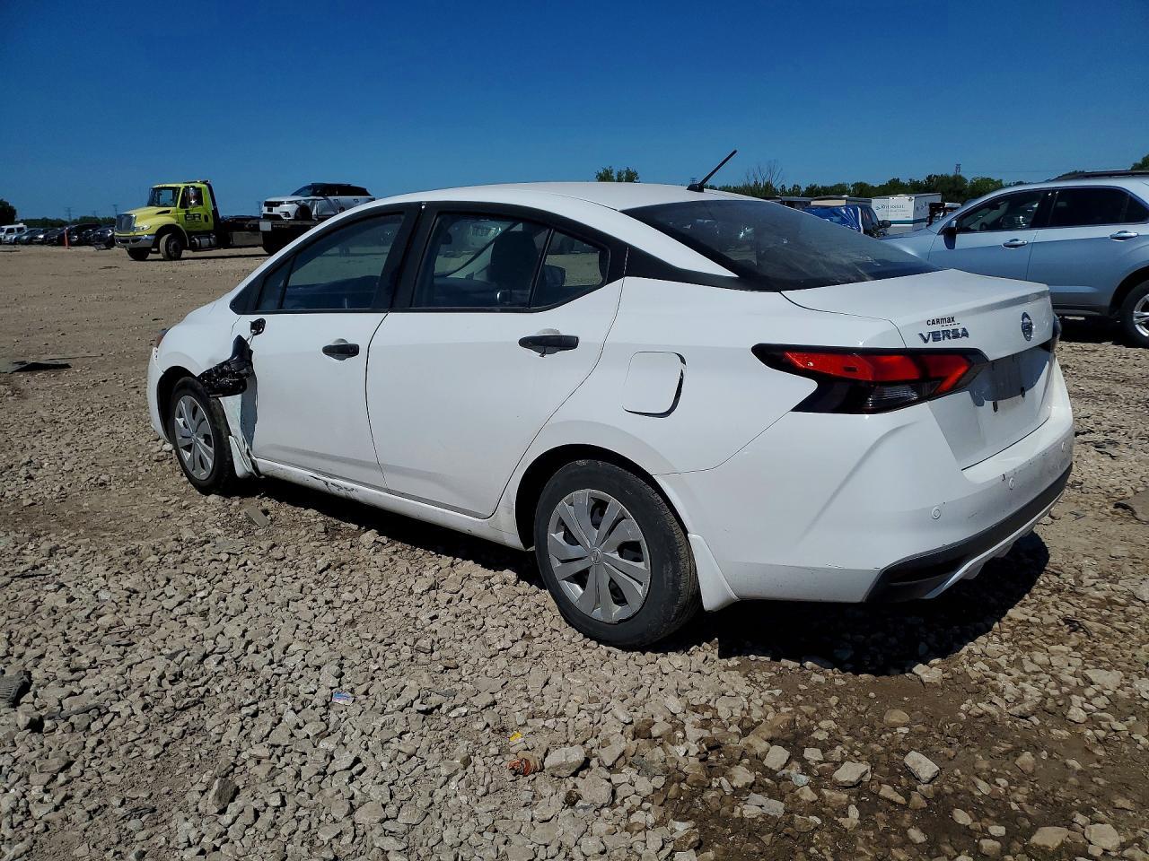 2021 Nissan Versa S - Фото 2