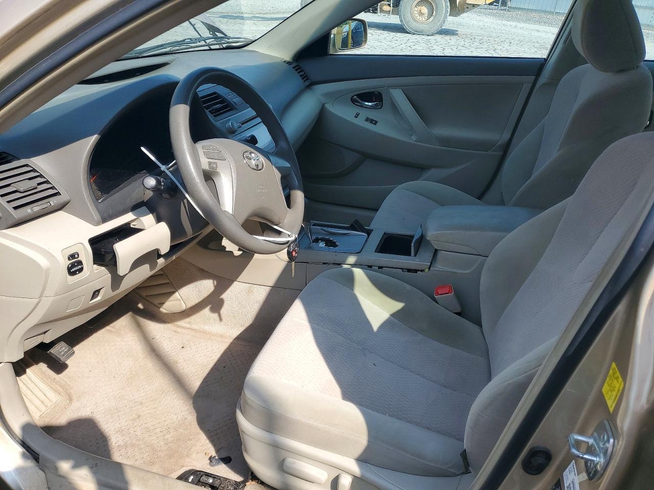 2011 Toyota Camry - Фото 7