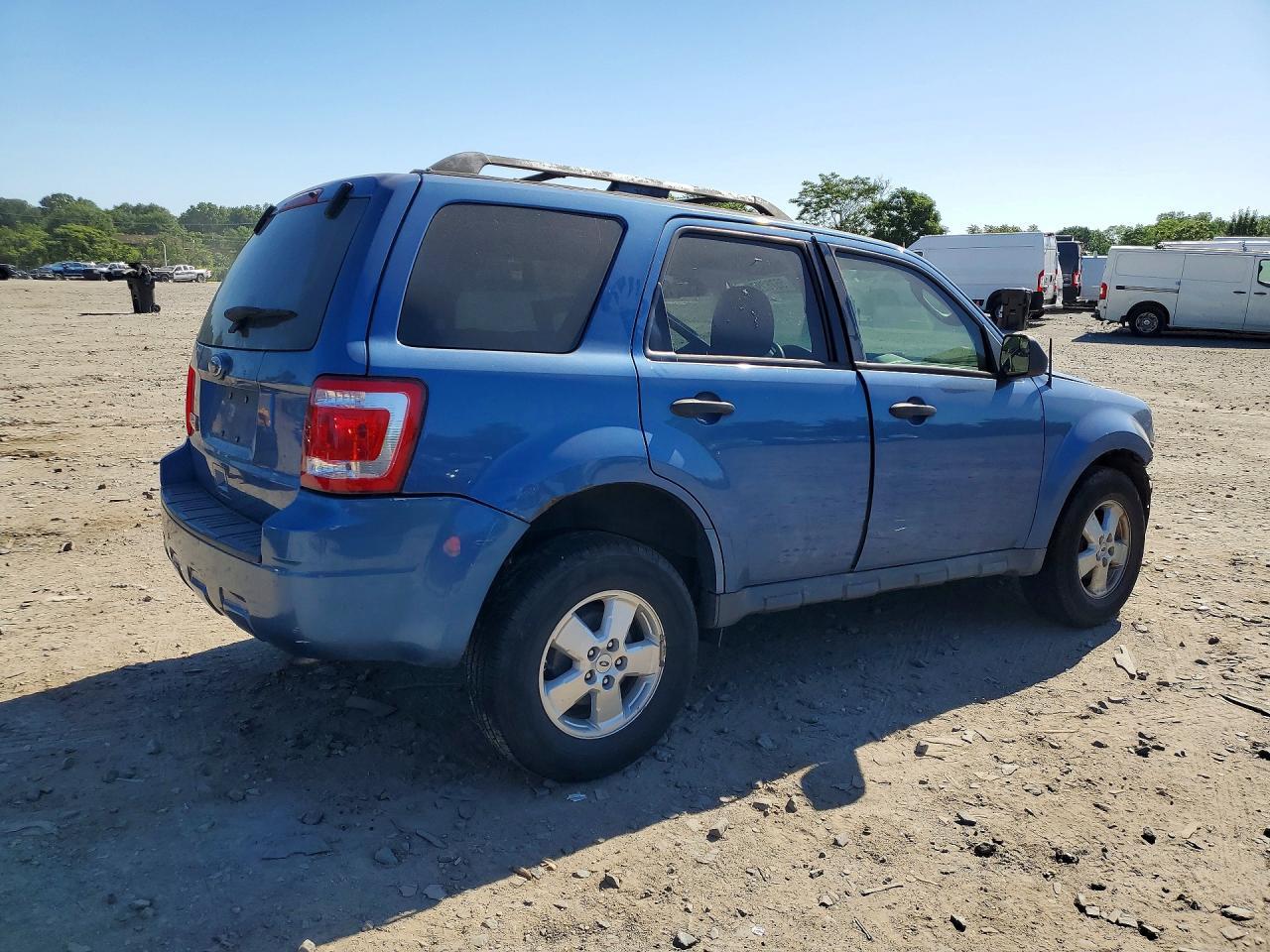 2010 Ford Escape Xls - Фото 3