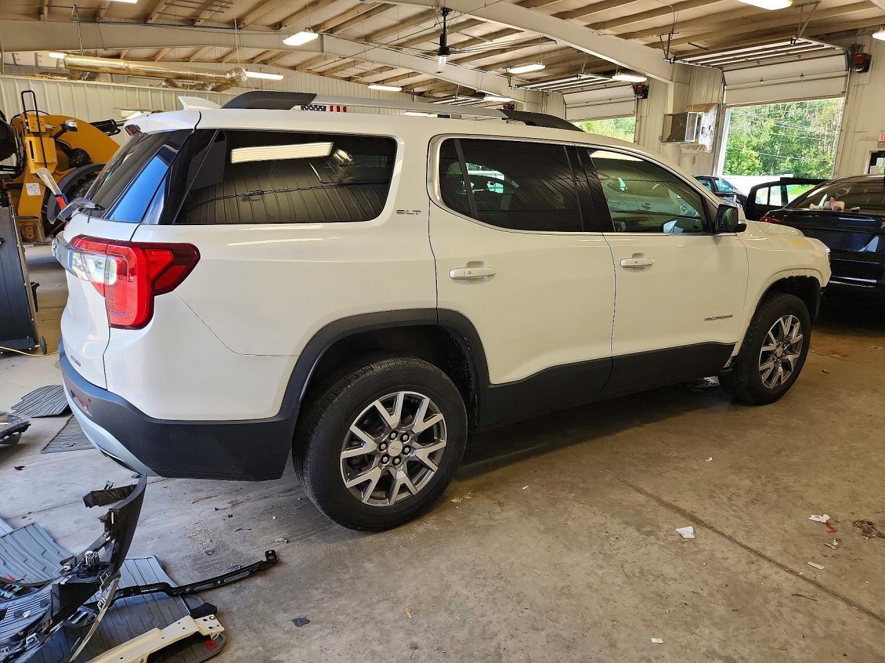 2020 GMC Acadia Slt - Image 3