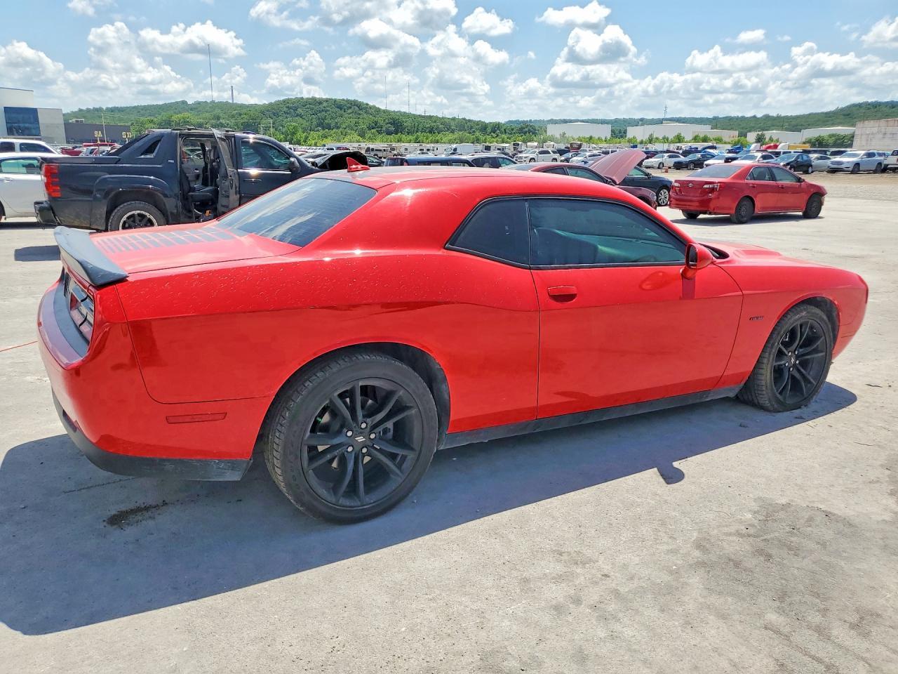 2018 Dodge Challenger R - Image 3