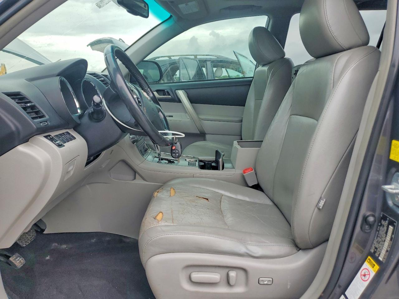 2011 Toyota Highlander Se - Image 7