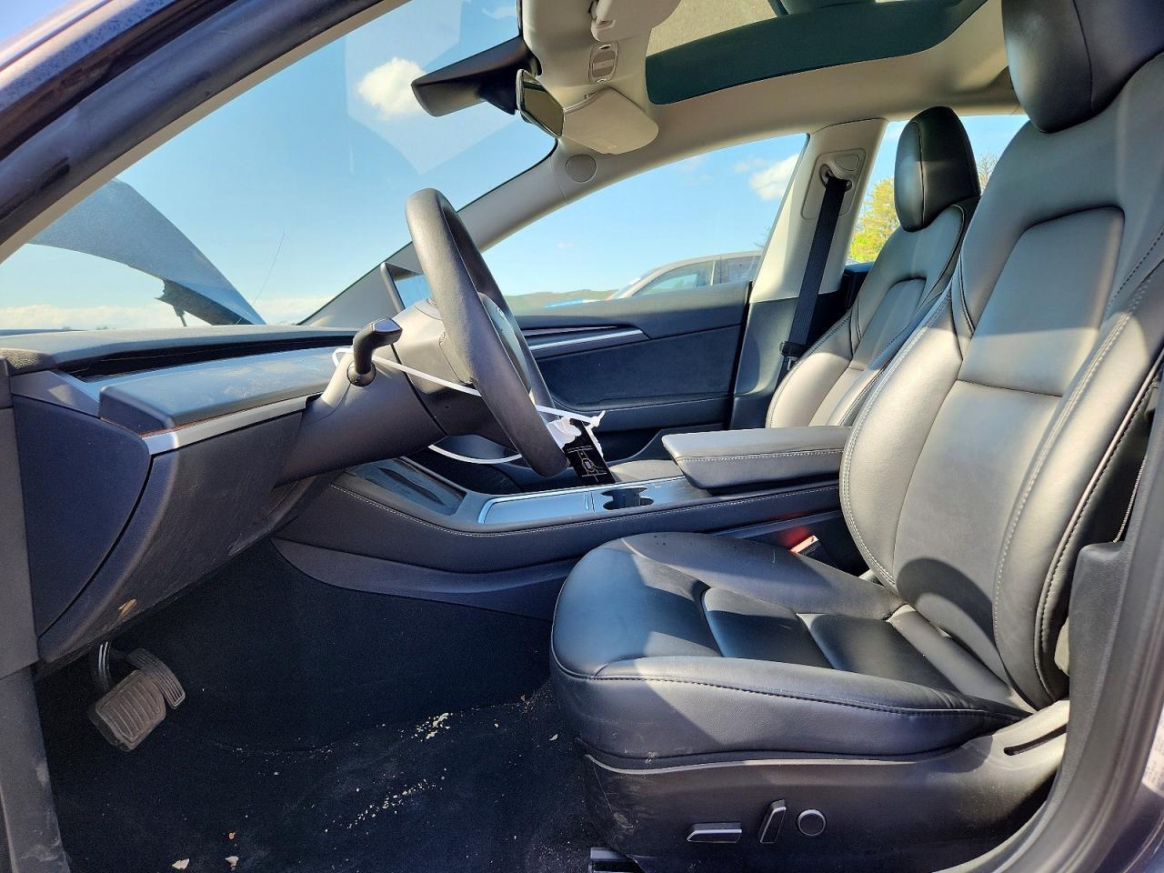 2023 Tesla Model 3 - Image 7