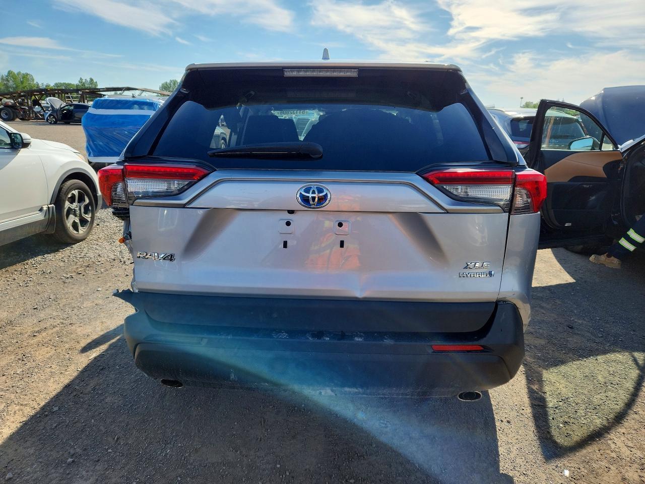 2023 Toyota Rav4 Hybrid Xle - Image 6