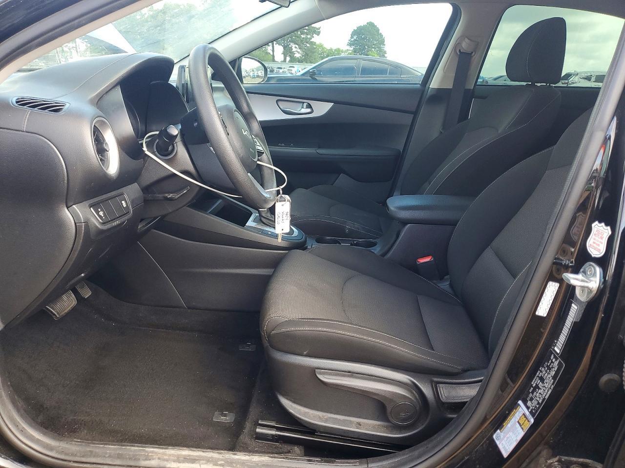 2023 Kia Forte Lxs - Image 7