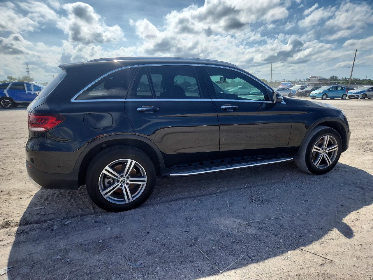 2022 Mercedes-Benz Glc 300 - Image 3